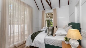 2 bedrooms, iron/ironing board, Internet, bed sheets