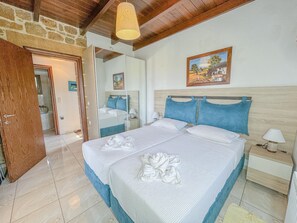 2 bedrooms, desk, iron/ironing board, free WiFi - Traditional Fully Private Villa with Pool (Chania)