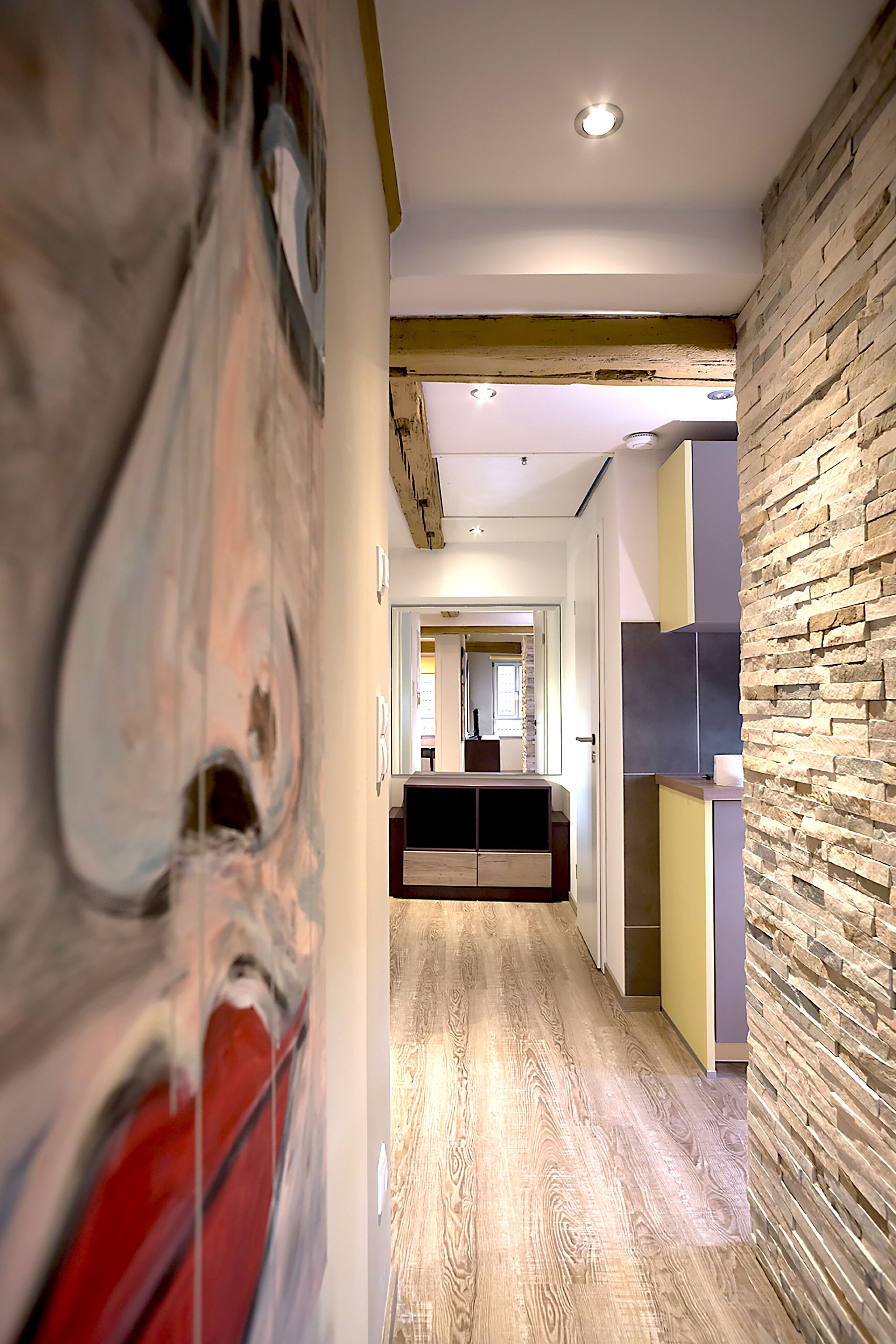 Deluxe Apartment (Räucherkammer) | Living area | 55-inch Smart TV with digital channels, TV