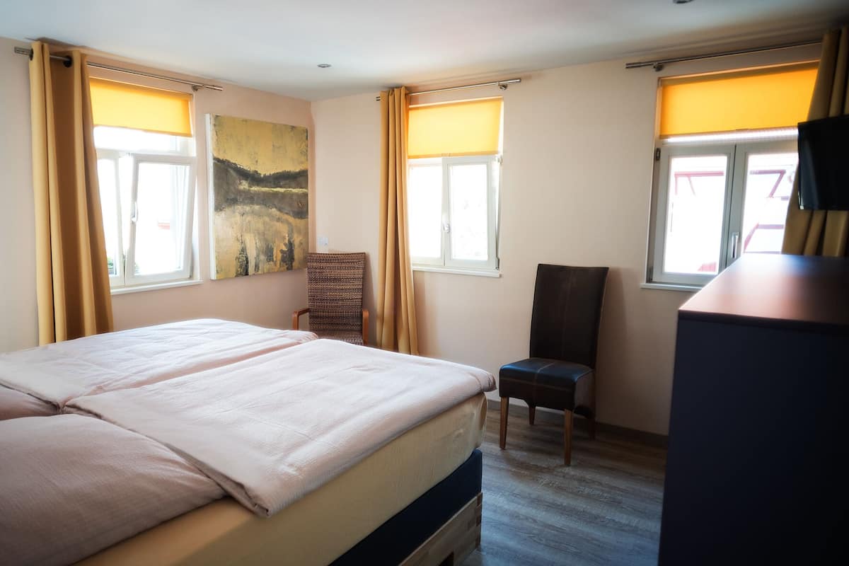 Condo Deluxe, 1 très grand lit et 1 canapé-lit (Fuhrmann Suite) | 1 chambre, draps italiens de Frette, literie de qualité