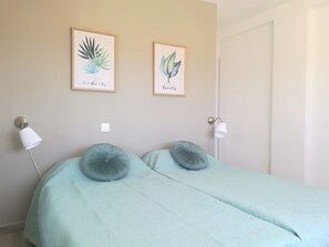 1 chambre, fer et planche à repasser, Wi-Fi gratuit, draps fournis
