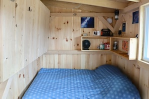 1 bedroom, desk, travel cot, free WiFi