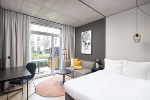 Studio Suite, Non Smoking, Terrace (Studio) | Premium bedding, desk, laptop workspace, blackout drapes