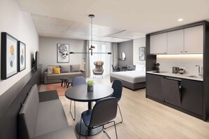 Premium Studio, Non Smoking (Apartment) | Hypo-allergenic bedding, desk, laptop workspace, blackout drapes
