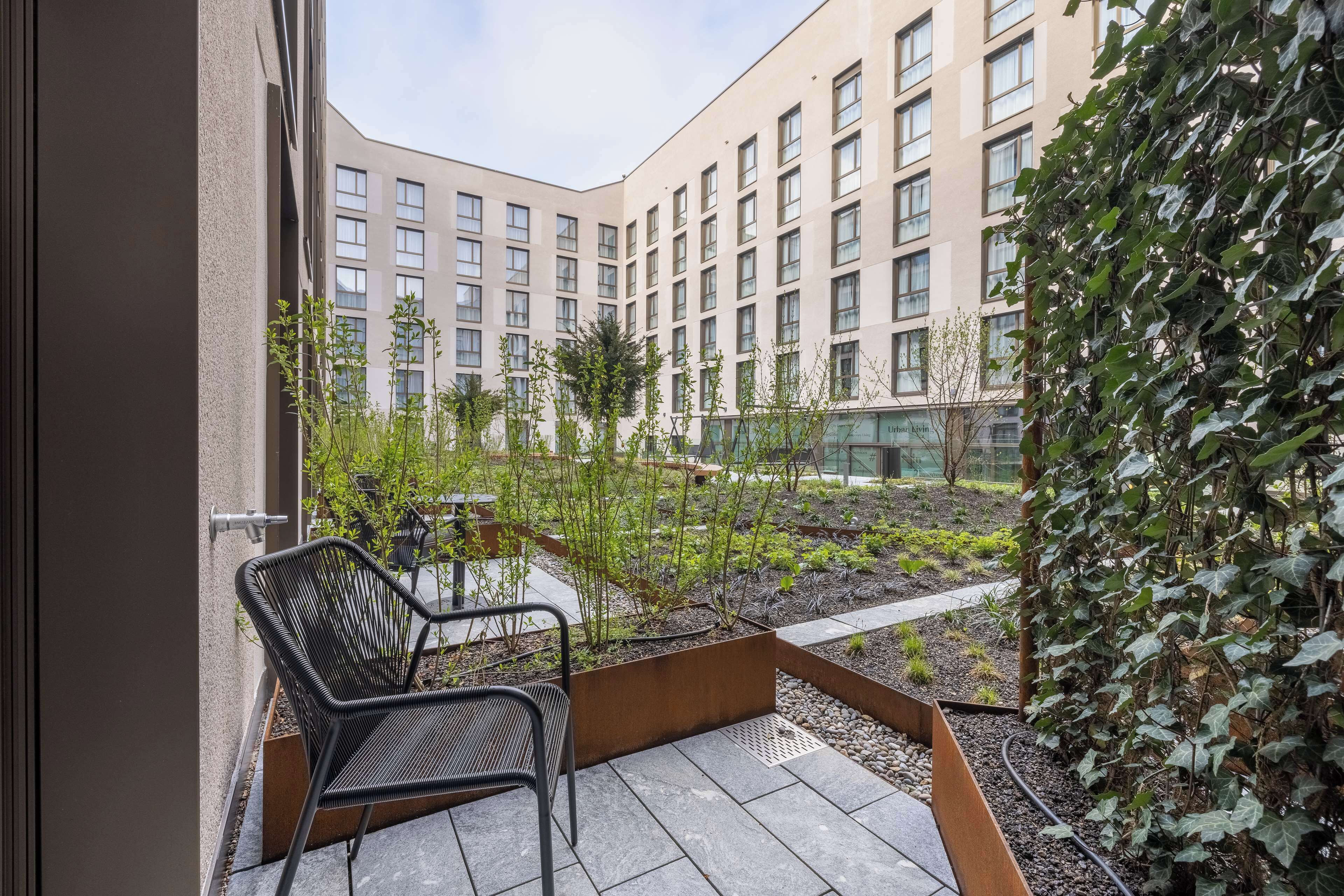 Studio Suite, Non Smoking, Terrace (Studio) | Premium bedding, desk, laptop workspace, blackout drapes