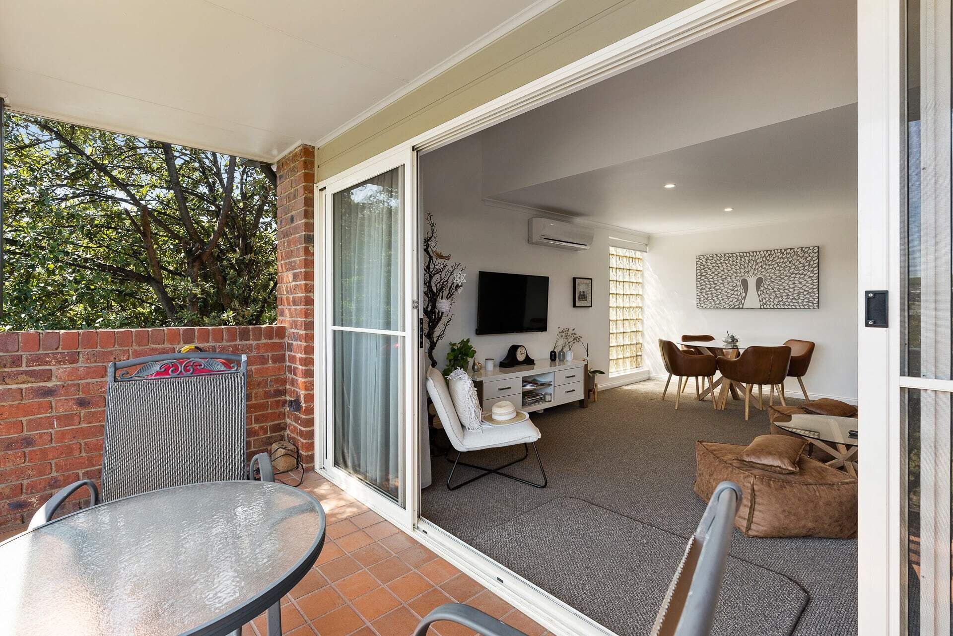 13/47-48 Franklin Pde  Linen Included - Waterfront — image 2