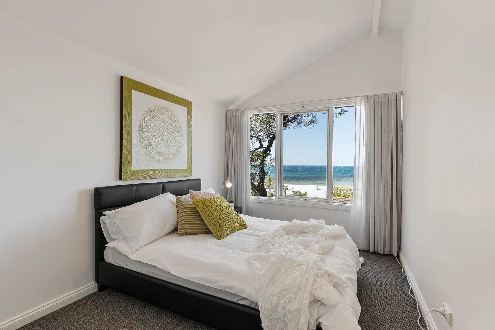 13/47-48 Franklin Pde  Linen Included - Waterfront — image 18