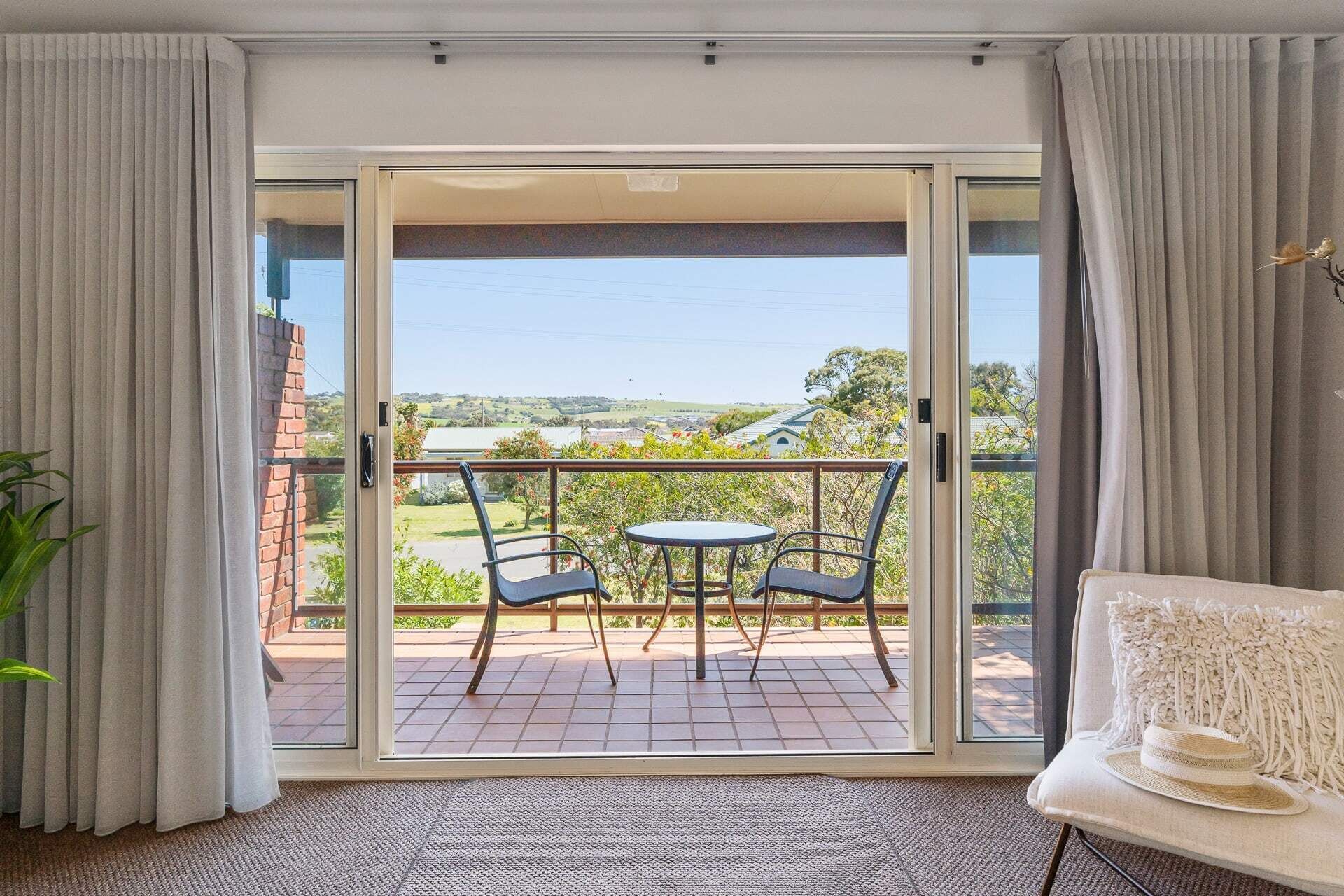 13/47-48 Franklin Pde  Linen Included - Waterfront — image 5