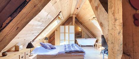 4 bedrooms, free WiFi, bed sheets