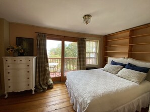 4 soverom, skrivebord, strykejern/-brett og wi-fi (inkludert)