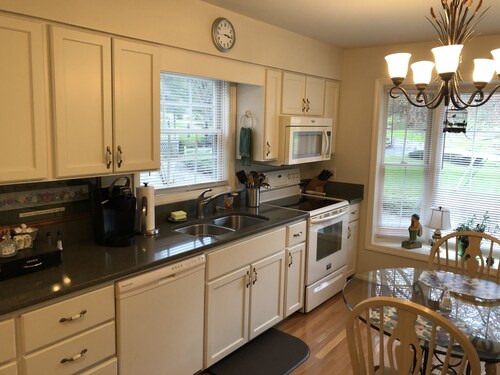 "The ROOST"-Bagby Family Guest house- Laurel Ridge