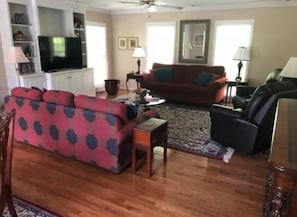 TV, DVD player