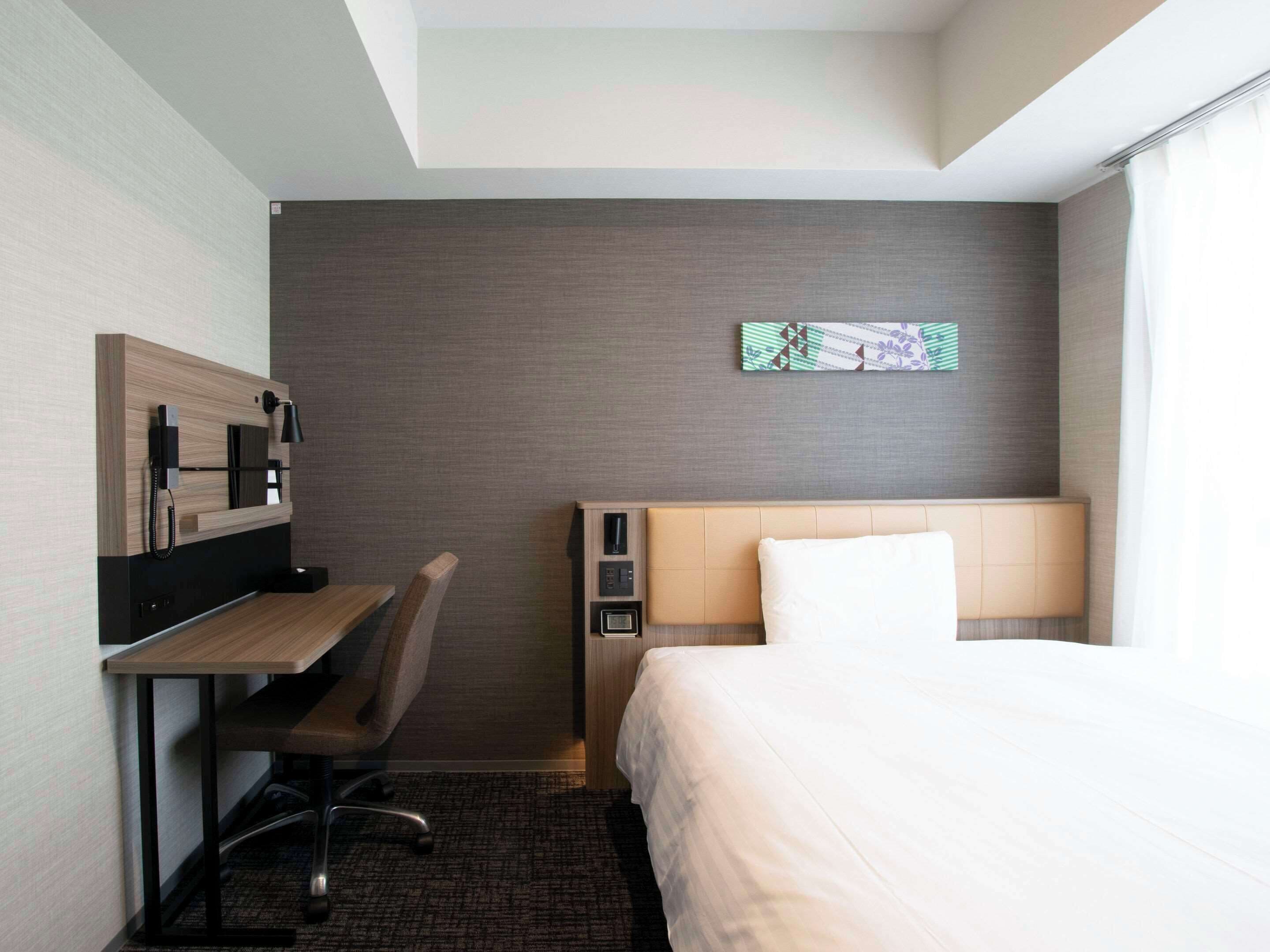 standard room, 1 double bed, non smoking | premium bedding, in-room safe, desk, blackout curtains