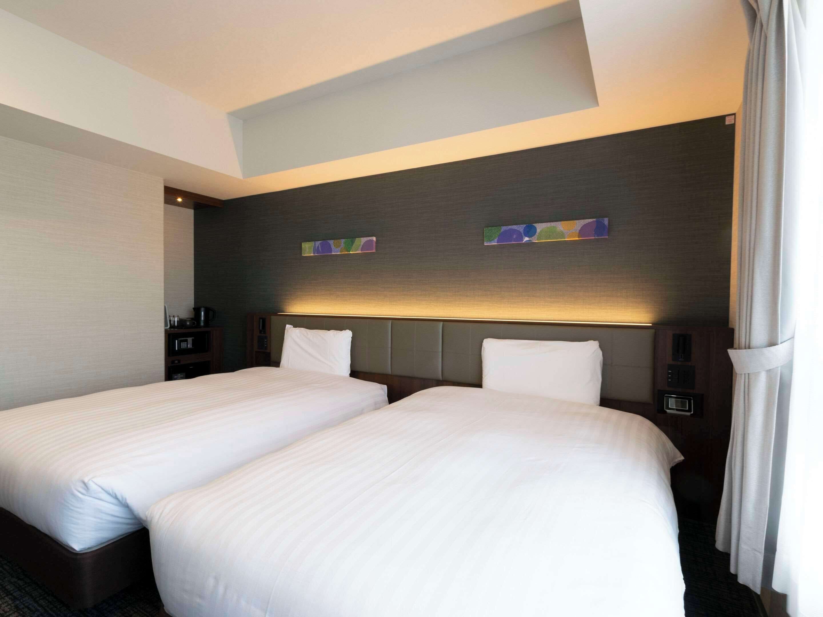 standard room, 2 single beds, non smoking | premium bedding, in-room safe, desk, blackout curtains