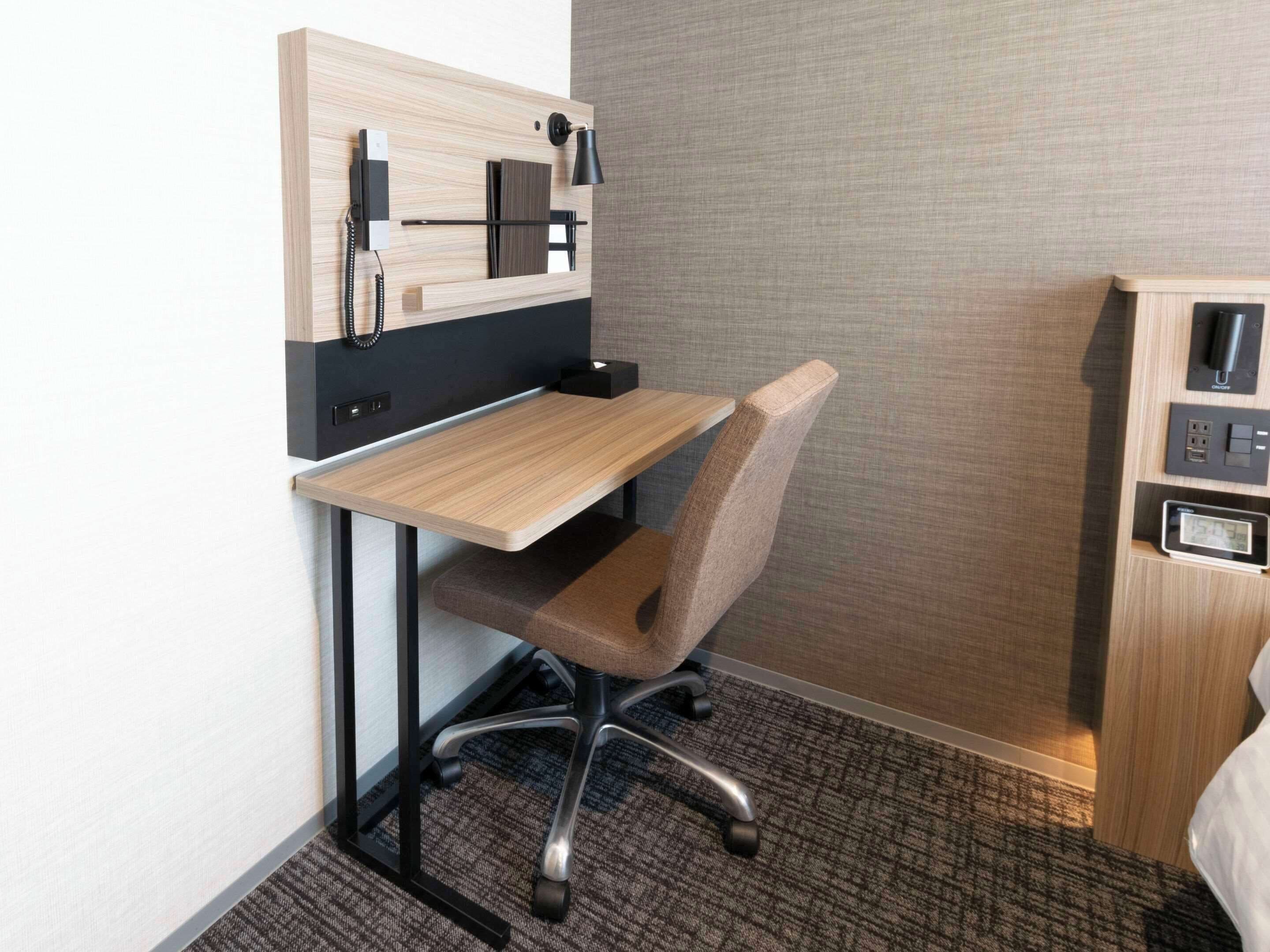 standard room, 1 double bed, non smoking | premium bedding, in-room safe, desk, blackout curtains