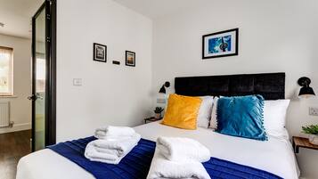 1 chambre, fer et planche Ă repasser, Wi-Fi, draps fournis