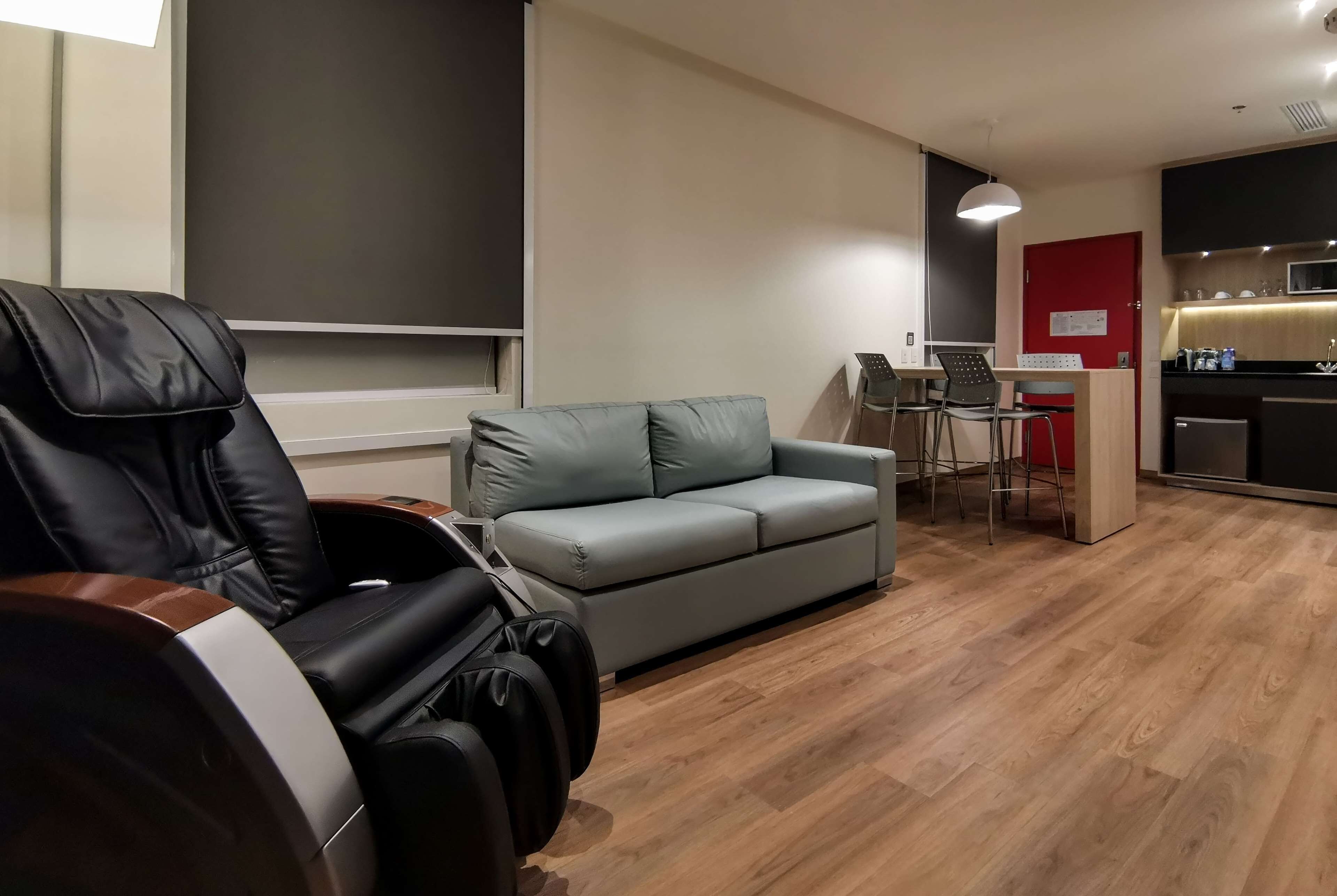 suite, 1 king bed, non smoking (relax) | 1 bedroom, premium bedding, down duvets, select comfort beds