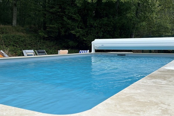 Piscina all'aperto, una piscina riscaldata