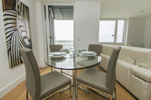 Private kitchen - Orion Marina Sea View Parking by Brighton Holiday Lets (Brighton)
