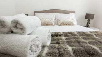 Cottage | 2 bedrooms, bed sheets