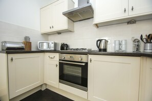 Cottage | Private kitchen - No 5 Central by Brighton Holiday Lets (Brighton)