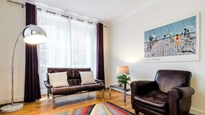Living area - Modern Comfort 2 BDR Wifi Bayswater (London)