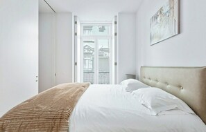 1 bedroom, iron/ironing board, Internet