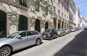 Property grounds - Spacious 1 Bed Apartment near Baixa (Lisboa)