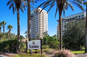 Exterior - Ocean View-Best Beach Location+Patio-Large Luxurious Condo (Miramar Beach)