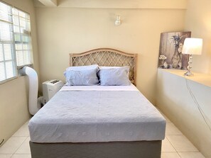 1 bedroom, in-room safe, iron/ironing board, free WiFi