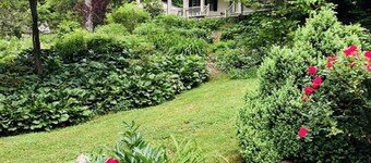 Charmingly renovated historic Canal House on C&O along Potomac close to Antietam