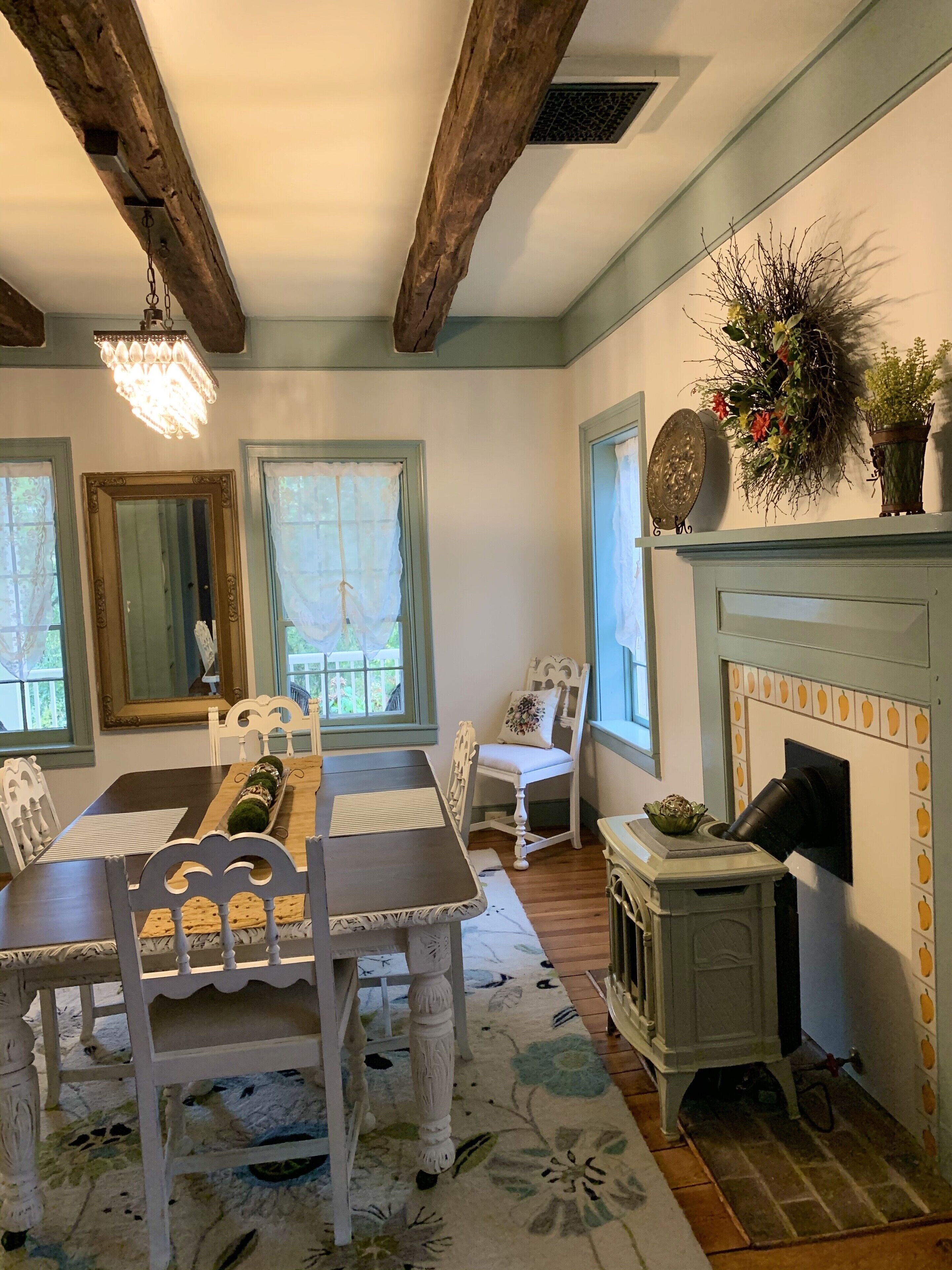 Charmingly renovated historic Canal House on C&O along Potomac close to Antietam