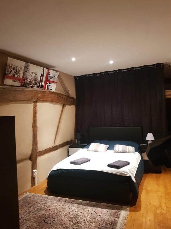 5 chambres, bureau, fer et planche à repasser, Wi-Fi gratuit