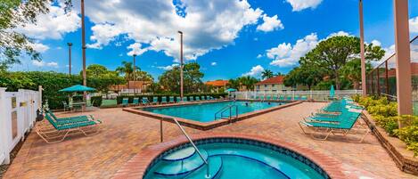 Piscine extérieure, piscine chauffée