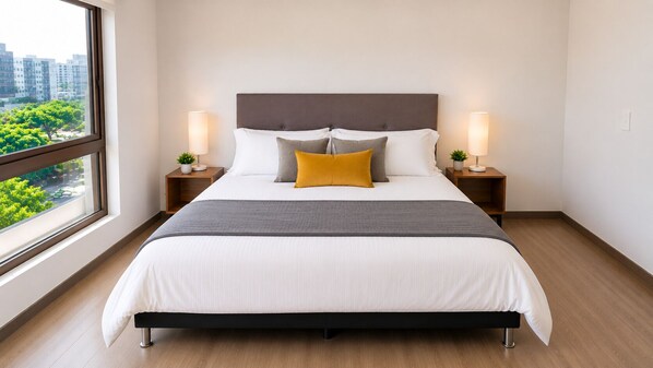 1 Schlafzimmer, Schreibtisch, Bügeleisen/Bügelbrett, Reisekinderbett