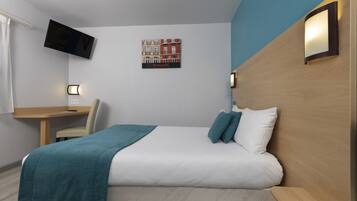 Double Room | Iron/ironing board, free WiFi, bed sheets