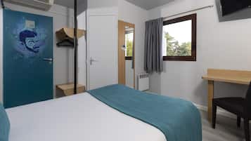 Chambre Double | Fer et planche à repasser, Wi-Fi gratuit, draps fournis