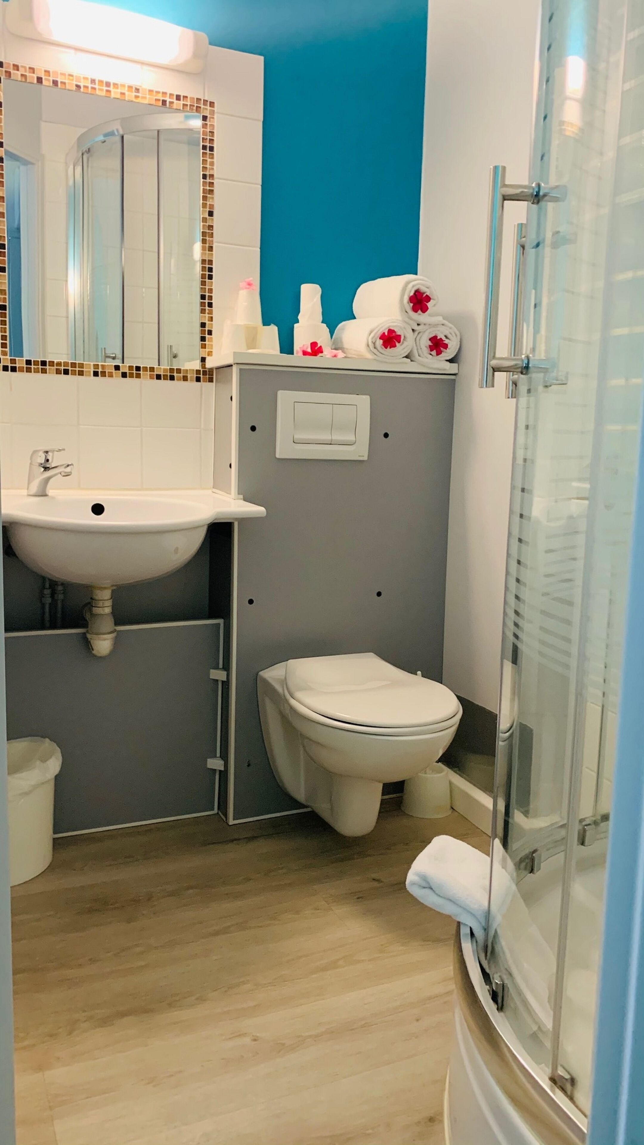 twin room | bathroom | shower, hair dryer, towels