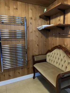 House | Interior - 2bed Room Small Annex Furnished in High Wycombe (High Wycombe)