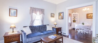 Bradley Cottage in the heart of "Mayberry"