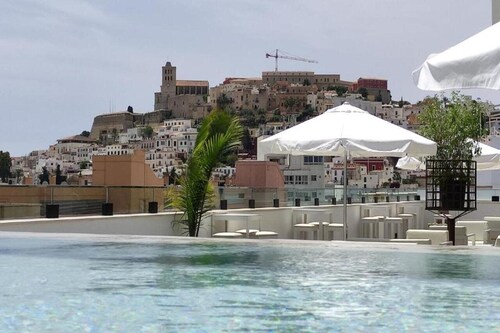 El Puerto Apartments