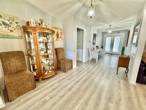 Interior - Noccalula Mountain Retreat-The ByrdHouse (Gadsden)