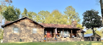 Noccalula Mountain Retreat-The ByrdHouse