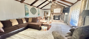 Noccalula Mountain Retreat-The ByrdHouse