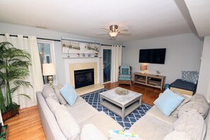 TV, DVD player, books, video library - Prime Location 1-1/2 Blks from Beach/Luxury Condo/Private Garage NEPTUNE'S NOOK (Virginia Beach)