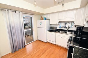 Fridge, microwave, oven, stovetop - Prime Location 1-1/2 Blks from Beach/Luxury Condo/Private Garage NEPTUNE'S NOOK (Virginia Beach)