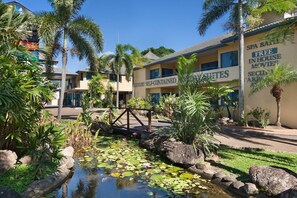 Property grounds - Cairns Southside International (Cairns)