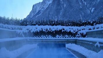 Piscina interna, piscina externa