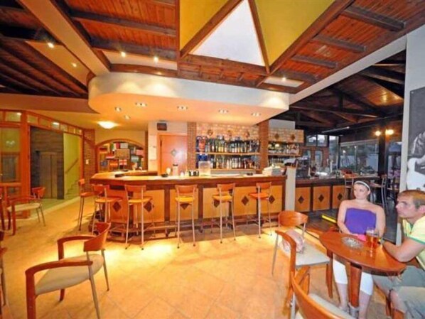 住宿內酒吧