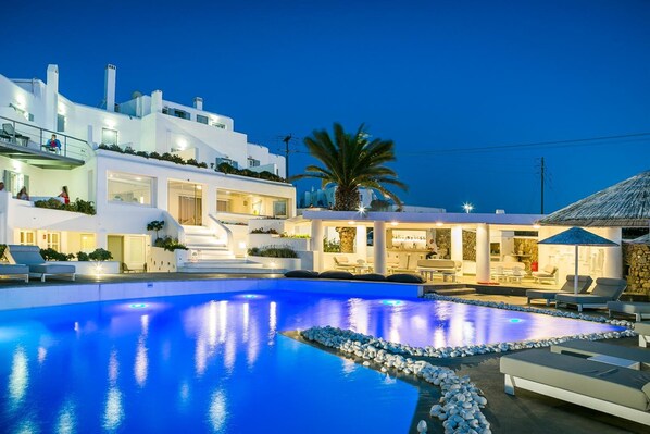 Outdoor pool - Ilio Maris Hotel (Mykonos)